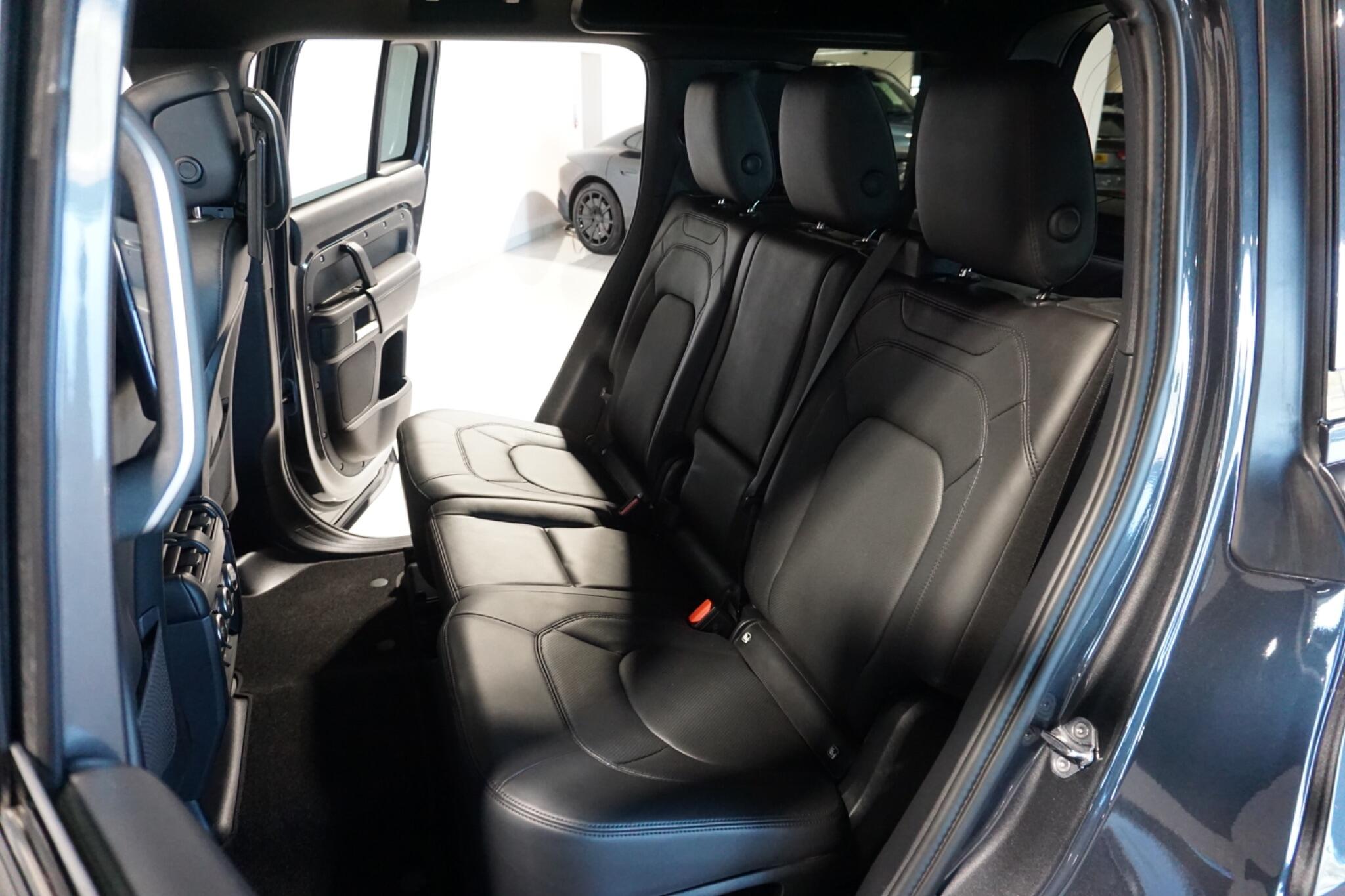 Land Rover Defender 110 3.0 D350 MHEV X-Dynamic HSE SUV 5dr Diesel Auto 4WD Euro 6 (s/s) (350 ps)